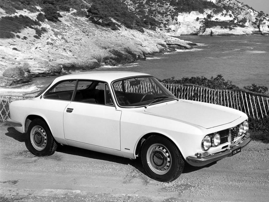  Alfa Romeo 1750 GT Veloce (105) 1967 года  (фото 7 из 7)